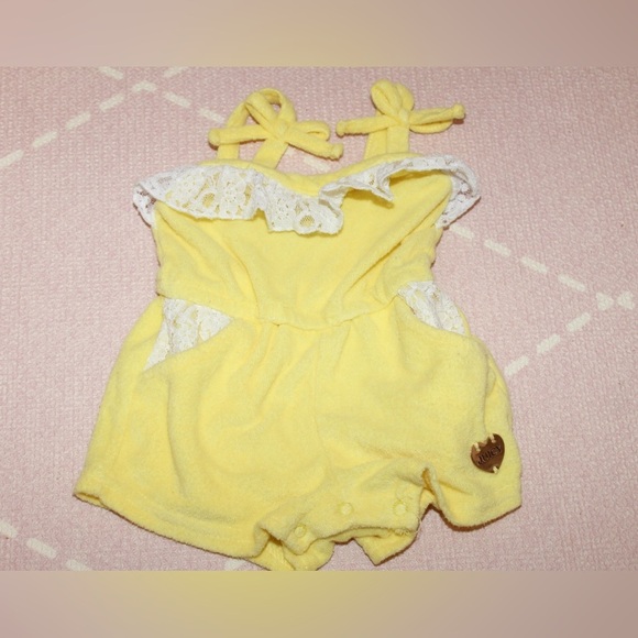 Juicy Couture One Piece Yellow Romper White Lace Trim Baby Girl Terry Cloth - Picture 1 of 4
